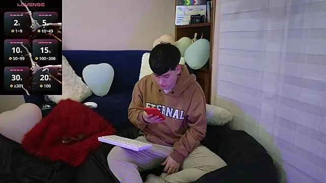 tightncuteass online show from February 17, 12:07 am