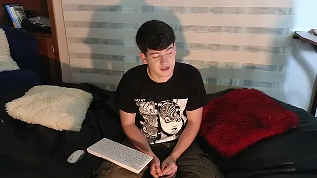 tightncuteass online show from March 19, 12:58 am