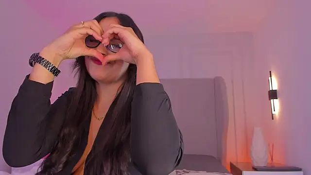 Snapshot of Dream_nena chatting on September 27, 4:06 am Dream nena online show from September 27, 4:06 am