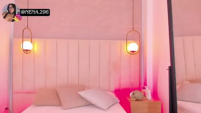 Snapshot of Dream_nena chatting on November 7, 8:09 pm Dream nena online show from November 7, 8:09 pm