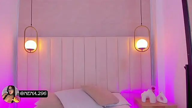 Snapshot of Dream_nena chatting on November 26, 8:10 pm Dream nena online show from November 26, 8:10 pm