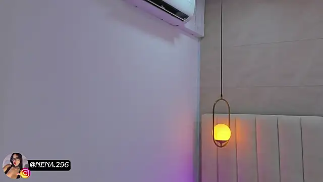 Snapshot of Dream_nena chatting on December 19, 7:54 pm Dream nena online show from December 19, 7:54 pm