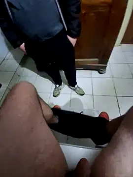 Snapshot of Ara29 chatting on February 9, 11:20 pm Ara29 online show from February 9, 11:20 pm