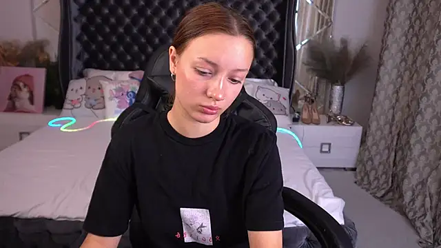 Snapshot of FoxyMayy chatting on September 23, 1:14 pm FoxyMayy online show from September 23, 1:14 pm