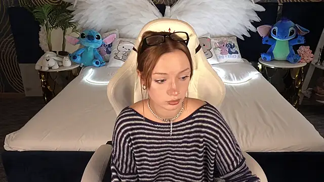 Snapshot of FoxyMayy chatting on October 2, 12:45 pm FoxyMayy online show from October 2, 12:45 pm