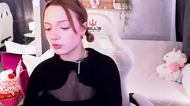 Snapshot of FoxyMayy chatting on October 3, 1:08 pm FoxyMayy online show from October 3, 1:08 pm