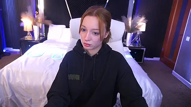 Snapshot of FoxyMayy chatting on October 7, 12:46 pm FoxyMayy online show from October 7, 12:46 pm