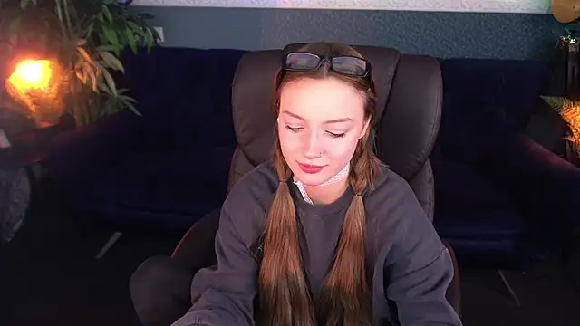 Snapshot of FoxyMayy chatting on October 16, 12:39 pm FoxyMayy online show from October 16, 12:39 pm