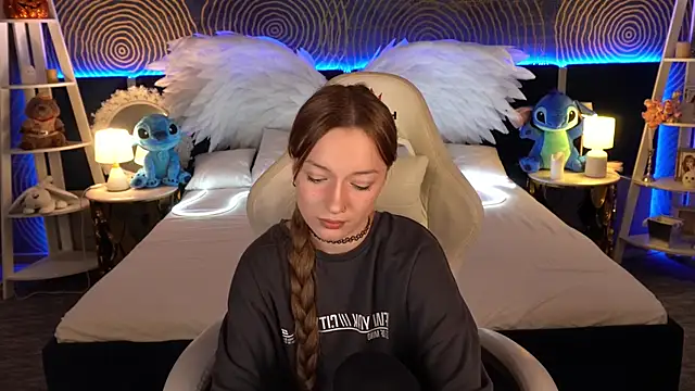 Snapshot of FoxyMayy chatting on November 5, 1:55 pm FoxyMayy online show from November 5, 1:55 pm