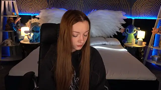 Snapshot of FoxyMayy chatting on November 23, 1:55 pm FoxyMayy online show from November 23, 1:55 pm