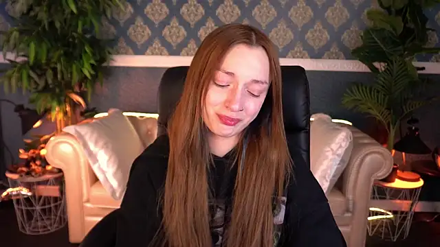 Snapshot of FoxyMayy chatting on May 1, 1:59 pm FoxyMayy online show from May 1, 1:59 pm