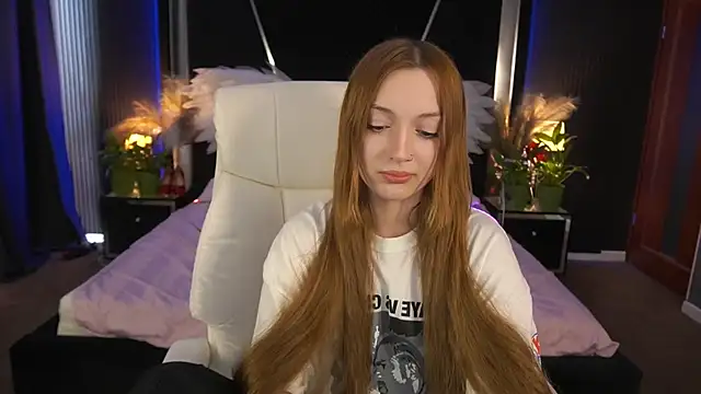 Snapshot of FoxyMayy chatting on May 24, 1:27 pm FoxyMayy online show from May 24, 1:27 pm