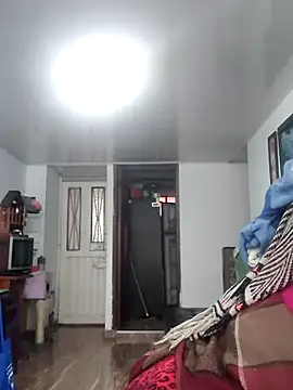 Casandra Cruz online show from September 13, 1:44 pm