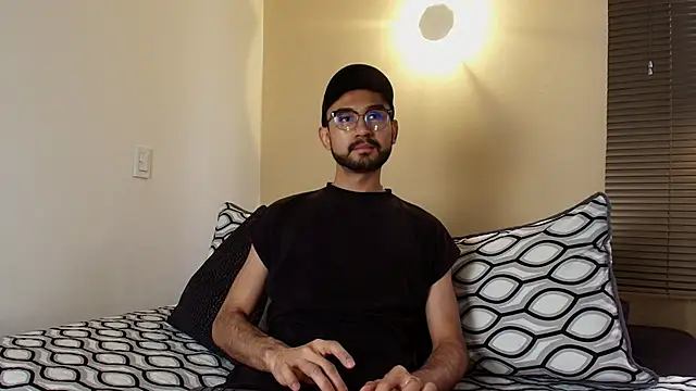 Axel Moon S online show from December 16, 3:50 pm