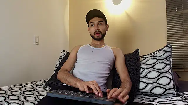 Axel Moon S online show from December 17, 4:46 pm