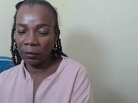 Snapshot of miranda_777 chatting on September 25, 2:15 am miranda 777 online show from September 25, 2:15 am