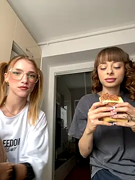 BabyBee  online show from October 12, 12:37 pm