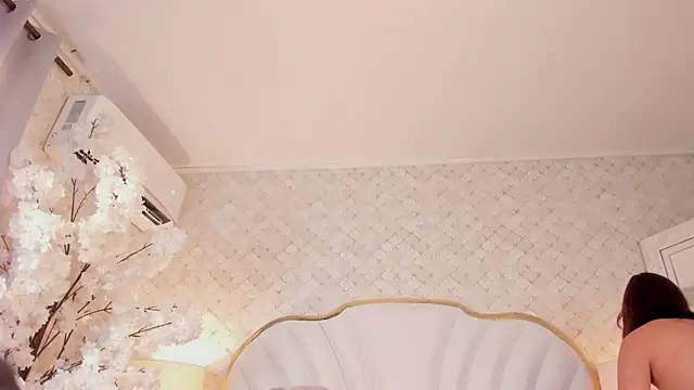 Lauuu2007 online show from December 22, 8:39 pm