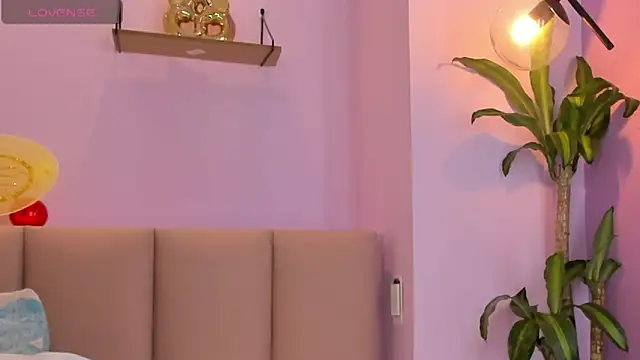 dulce mmg online show from December 17, 8:04 pm