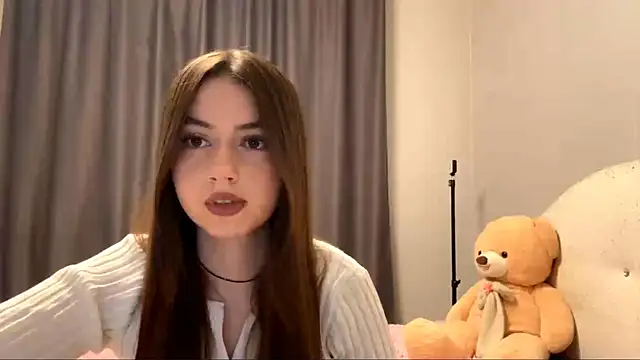 CatherinDream online show from December 1, 1:05 pm