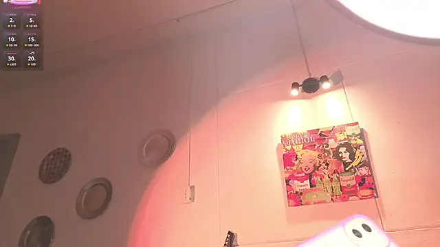 Snapshot of ashlynnlowe_ chatting on September 26, 7:51 pm ashlynnlowe online show from September 26, 7:51 pm