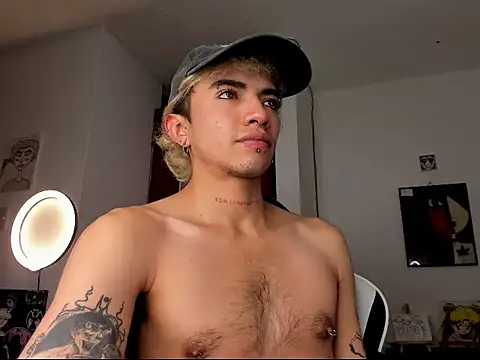 guynextdo0r online show from October 11, 9:35 pm