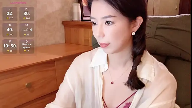 Snapshot of miss-lin chatting on April 15, 2:13 pm miss-lin online show from April 15, 2:13 pm