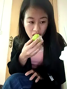 luy-xinh02 online show from November 1, 3:52 am