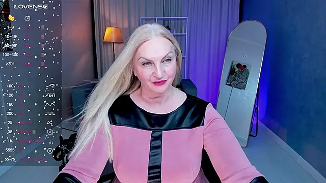 Nina Devillle online show from November 25, 4:07 pm