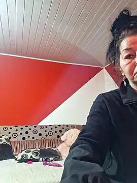 Snapshot of Soffy_Skye chatting on November 13, 8:02 am Soffy Skye online show from November 13, 8:02 am