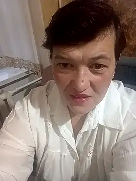 Snapshot of Caramellove8877 chatting on December 3, 5:59 am Caramellove8877 online show from December 3, 5:59 am