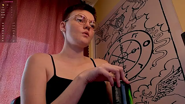 Snapshot of KrisNeal chatting on September 26, 9:24 am KrisNeal online show from September 26, 9:24 am