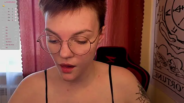 Snapshot of KrisNeal chatting on October 11, 9:41 am KrisNeal online show from October 11, 9:41 am