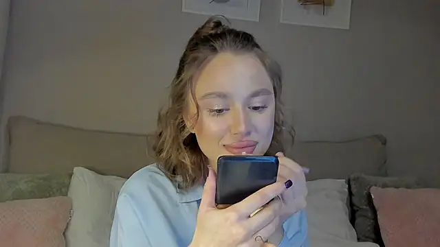 Stefa Evans online show from November 1, 8:11 pm