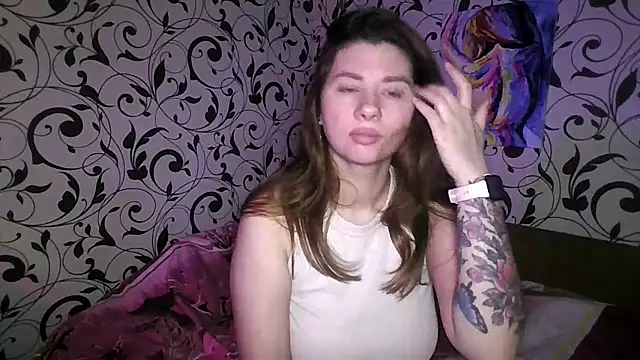 YourEmilie online show from March 8, 6:34 pm