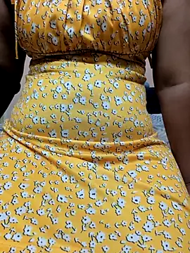 Snapshot of preethi-lovely chatting on November 26, 4:57 am preethi-lovely online show from November 26, 4:57 am