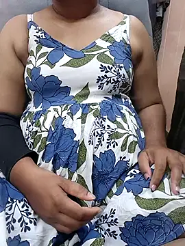 Snapshot of preethi-lovely chatting on December 17, 12:00 pm preethi-lovely online show from December 17, 12:00 pm