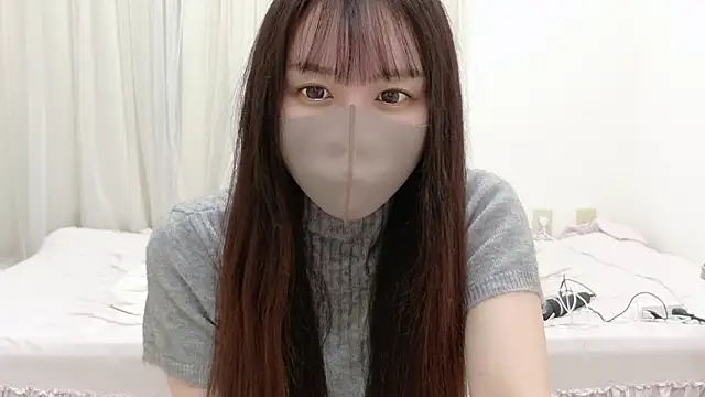  Mia land  online show from May 8, 1:49 pm