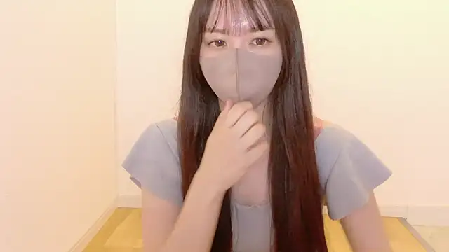 Mia land  online show from May 20, 1:28 pm