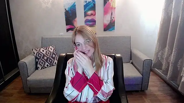 Snapshot of shy_hot_cat chatting on September 23, 9:12 am shy hot cat online show from September 23, 9:12 am