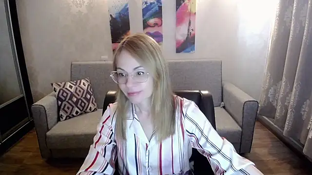 Snapshot of shy_hot_cat chatting on September 24, 8:06 am shy hot cat online show from September 24, 8:06 am