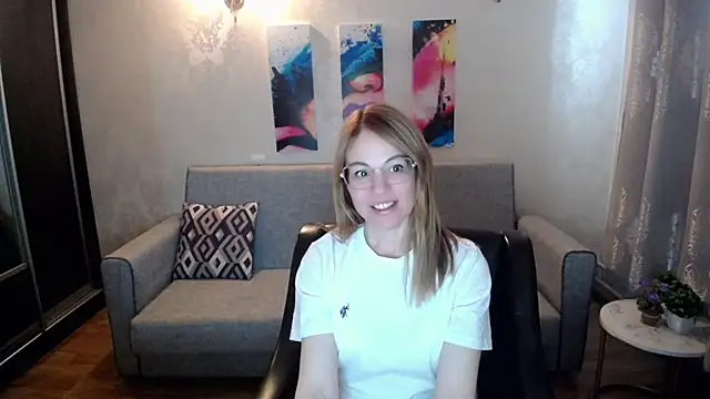 Snapshot of shy_hot_cat chatting on October 15, 6:57 am shy hot cat online show from October 15, 6:57 am