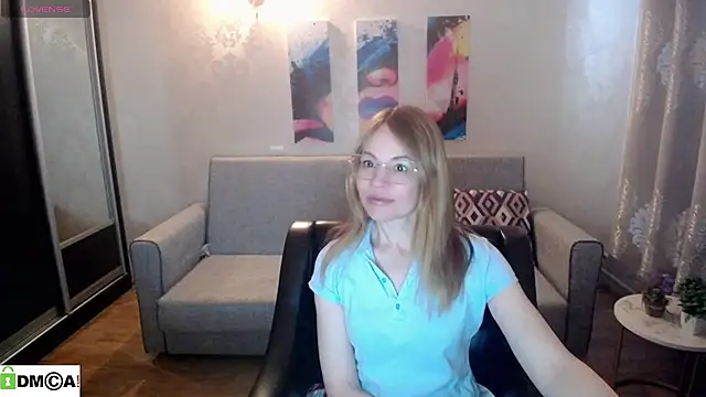 Snapshot of shy_hot_cat chatting on October 24, 6:21 am shy hot cat online show from October 24, 6:21 am