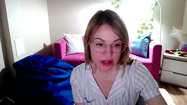 shy hot cat online show from November 29, 9:56 am