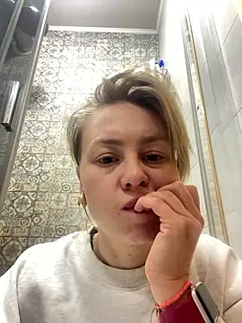 MartaLuna  online show from January 18, 5:50 pm