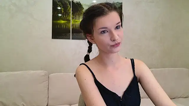 sweet strawber online show from September 14, 8:19 pm