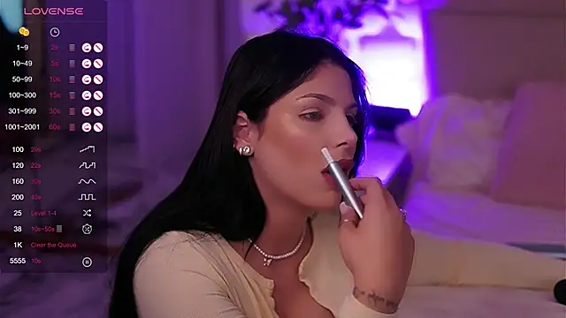 PlayfulAvalyn online show from October 3, 10:18 pm