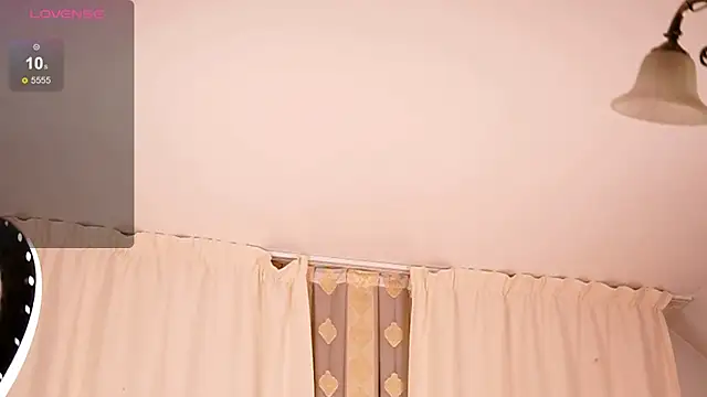 PlayfulAvalyn online show from October 31, 11:17 pm