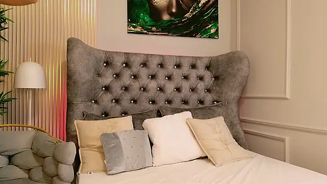 Snapshot of MeganXDesire chatting on March 26, 5:46 am MeganXDesire online show from March 26, 5:46 am