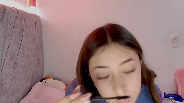 kimmy vegga2 online show from October 15, 12:27 pm